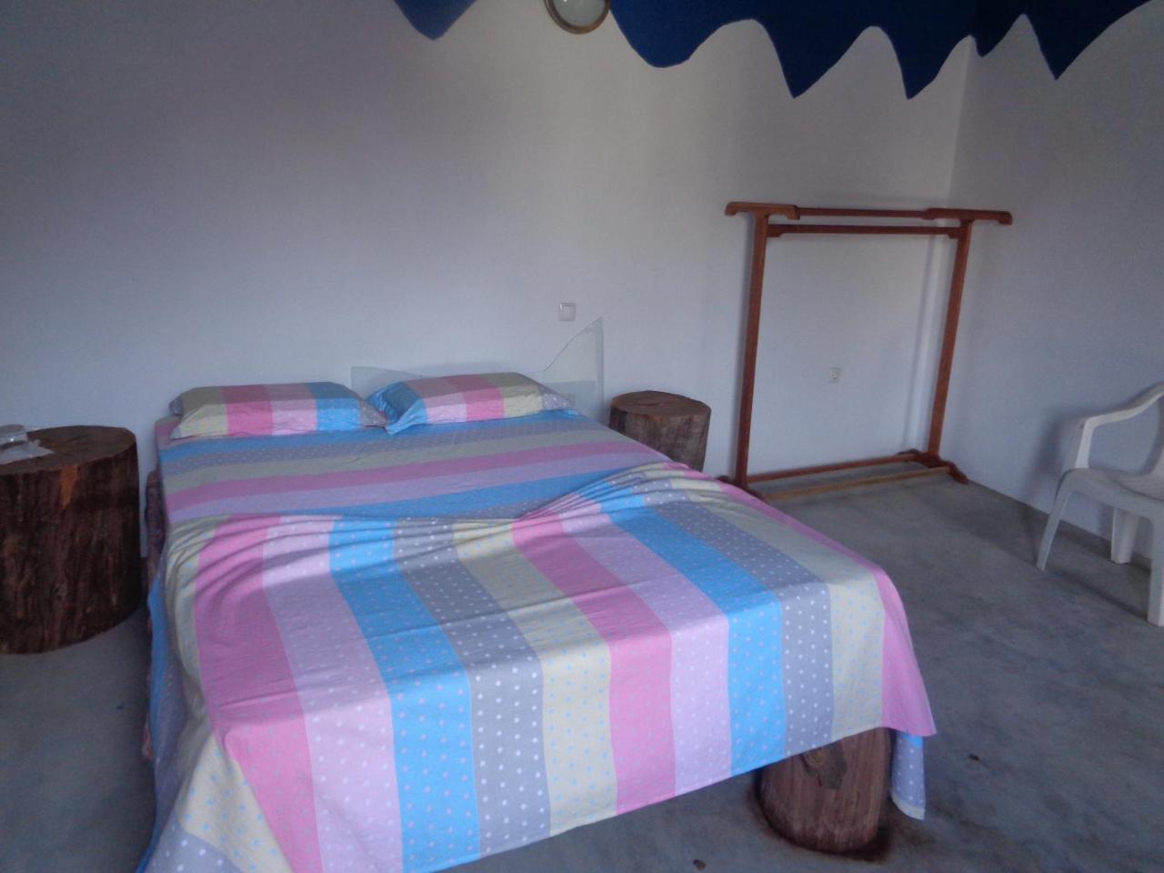 Pensao Casa José Doce Bed and Breakfast Portela Esterno foto